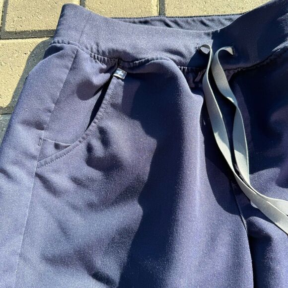 FIGS Women XS Navy Zamora Jogger Scrub Pants Medical Comfort Designer Luxury - Picture 3 of 9
